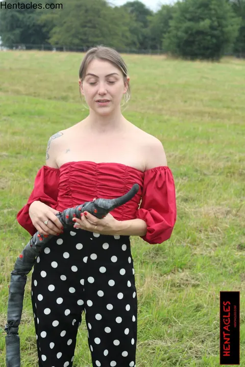 Woman Undresses Fully and Poses Naked Outdoors – photo 4 of 15