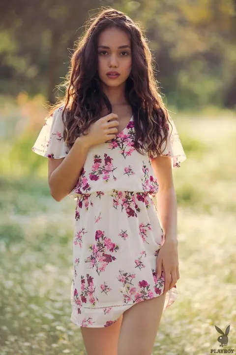 Kit Rysha: Filipina Brunette Undresses Outdoors and Shows Her Natural Tits – photo 6 of 16