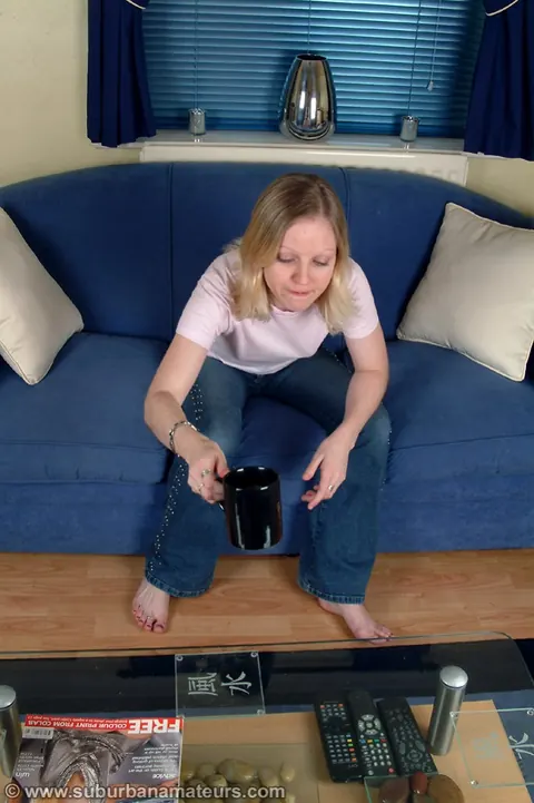 European Blonde PAWG Masturbates in Jeans on the Sofa – photo 5 of 21