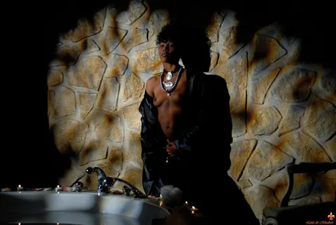 Thick Ebony MILF Poses Nude on the Bathroom Tiles – photo 4 of 16