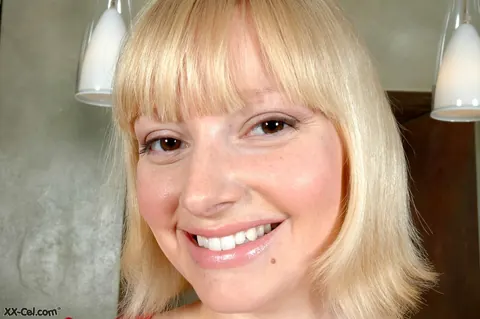Sophie Mei: Curvy Czech Blonde with Big Natural Tits Spreads Her Pussy – photo 2 of 20