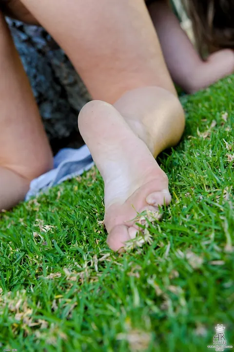 Trisha Uptown: Skinny Blonde Masturbates and Spreads Outdoors – photo 13 of 21