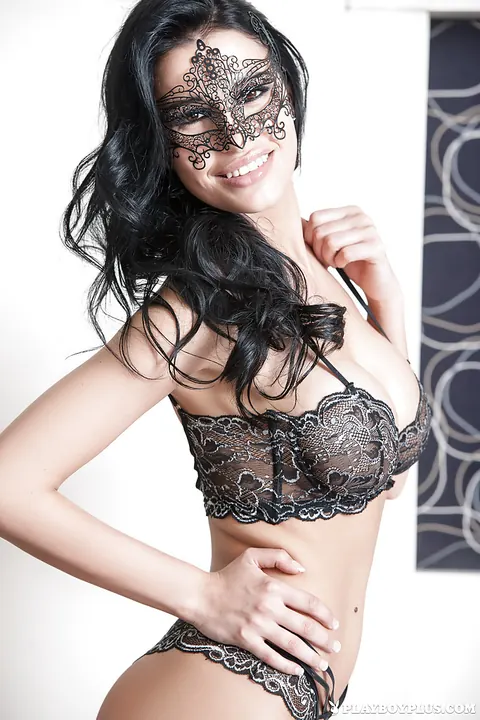 Laura Cattay: Thick Latina Brunette Strips Out of Her Lingerie – photo 4 of 16
