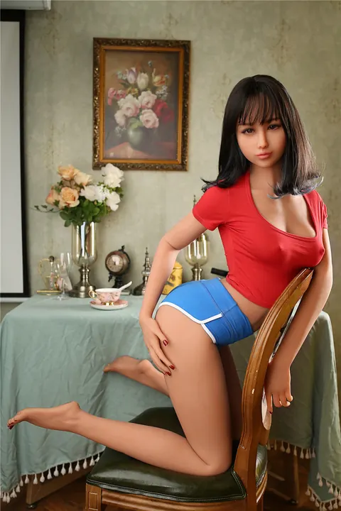 Petite Slim Babe Strips Nude and Unveils Her Pussy – photo 10 of 20