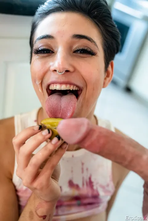 Brooklyn Gray: Short-Haired Brunette PAWG Takes Hard Anal Doggy Style – photo 21 of 21