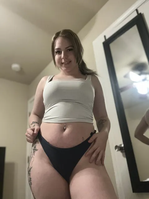 BBW Flaunts Her Juicy Tits in the Mirror Selfies – photo 6 of 10