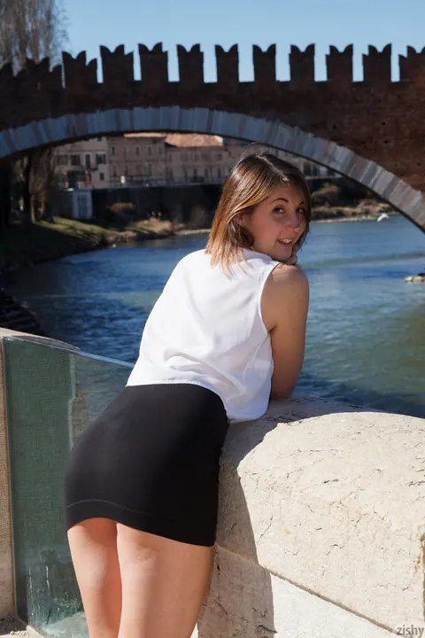 Carolina Firenze: Petite Italian Brunette Removes Her Skirt Outdoors – photo 7 of 12