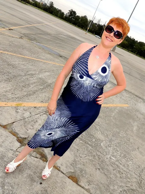 Kali Devine: Curvy Redhead MILF Gives Public Blowjob in Glasses – photo 4 of 17