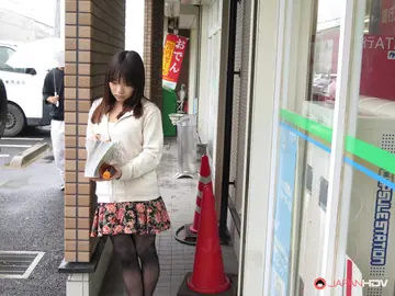 Mikoto Mochida – Japanese Brunette Gives Public Blowjob Outdoors