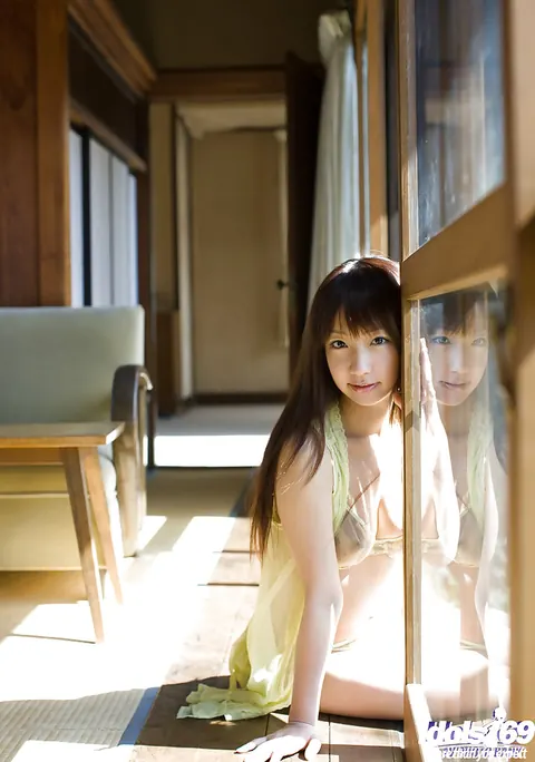 Hina Kurumi: Petite Japanese Brunette Strips Off Her Lingerie and Spreads Wide – photo 3 of 15