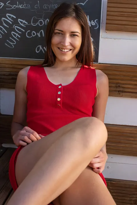 Brunette Flashes and Spreads Her Pussy Outdoors – photo 4 of 16