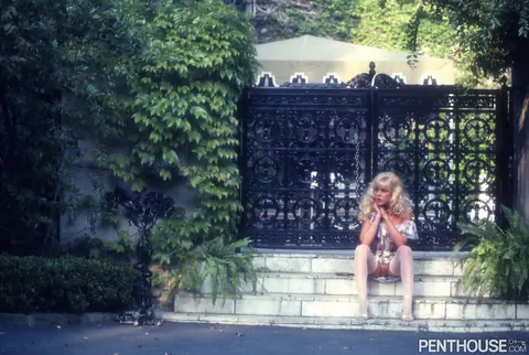 Danielle Martin: Curvy Blonde MILF Spreads Her Hairy Pussy Outdoors in Stockings – photo 12 of 20