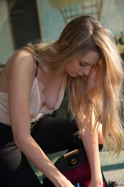 Payton Demilo: Brunette with Big Natural Tits Poses Outdoors in Ripped Jeans – photo 5 of 12