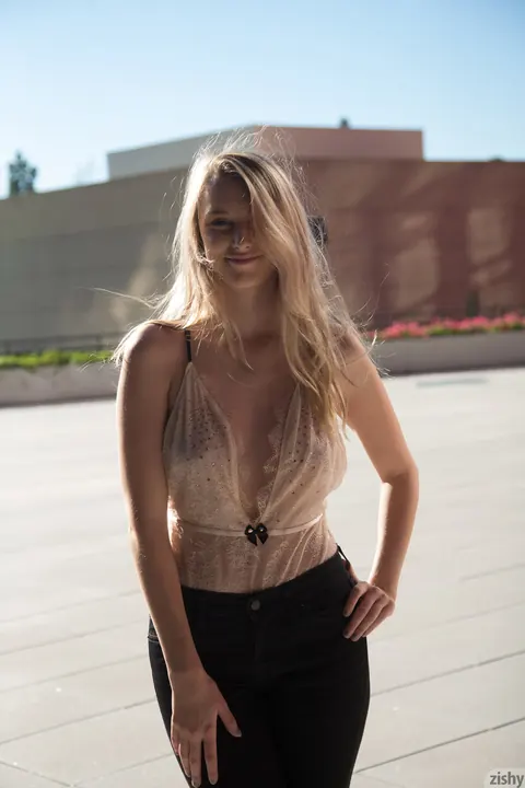 Payton Demilo: Brunette with Big Natural Tits Poses Outdoors in Ripped Jeans – photo 6 of 12