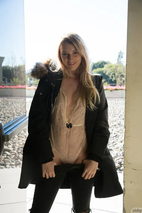Payton Demilo: Brunette with Big Natural Tits Poses Outdoors in Ripped Jeans – photo 12 of 12