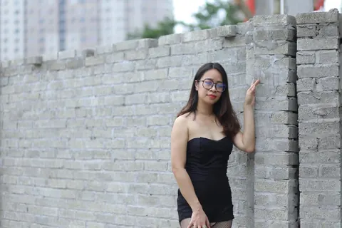 Busty Asian MILF Takes Anal Threesome Outdoors in Pantyhose – photo 21 of 21