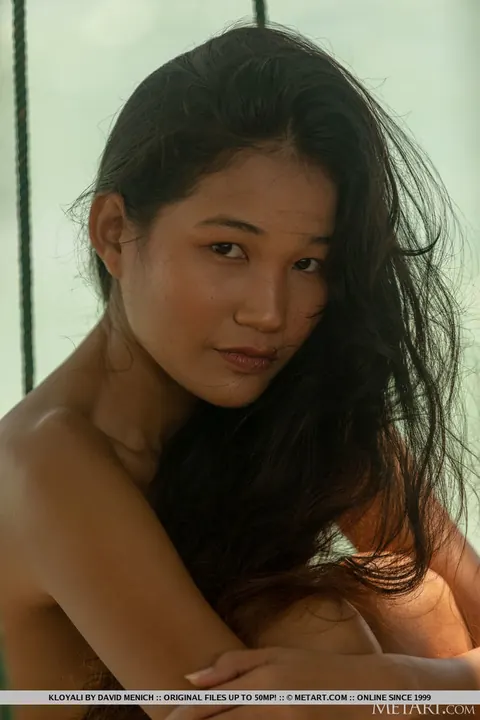 Thick Thai Woman Gets Nude on a Swing at the Beach – photo 18 of 18