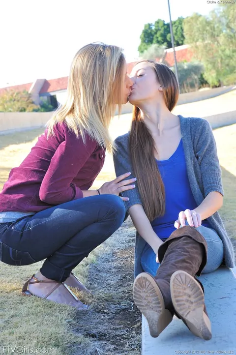 Claire Evans & Kennedy Leigh: Blonde in Jeans Fingers Her Pussy Outdoors – photo 3 of 20