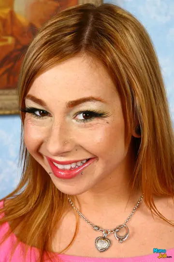 Scarlett Pain – Tattooed Redhead MILF Ditches Shorts for a POV Handjob