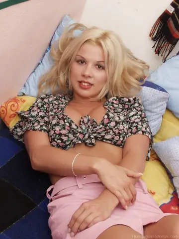 Ginger Jones – European Blonde Masturbates with a Huge Toy