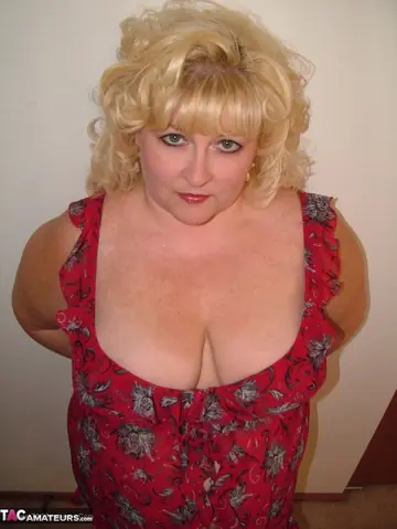 Curvy Blonde MILF in Lingerie Fingers Her Pussy on the Bed