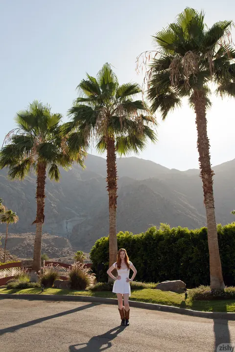 Emily Archer: Redhead PAWG Flashes Her Big Ass Outdoors in a Dress – photo 5 of 11