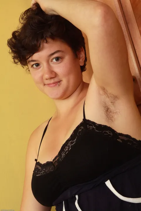 Chubby Woman Undresses and Spreads Her Hairy Pussy – photo 5 of 21
