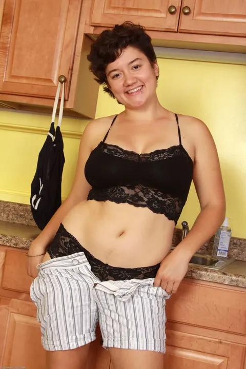 Chubby Woman Undresses and Spreads Her Hairy Pussy – photo 7 of 21