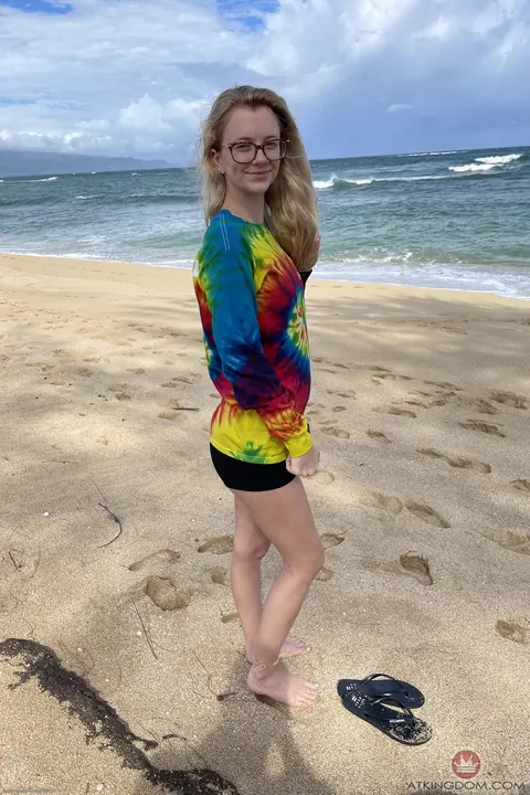 Riley Star: Petite Blonde in Glasses Spreads Her Hairy Pussy on the Beach – photo 2 of 20