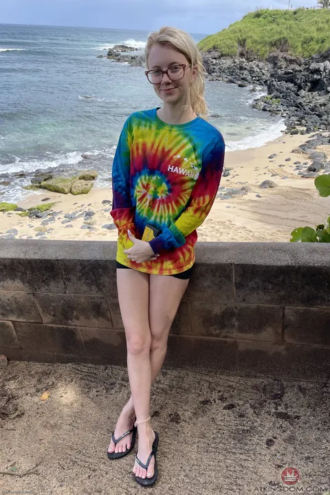 Riley Star: Petite Blonde in Glasses Spreads Her Hairy Pussy on the Beach – photo 4 of 20