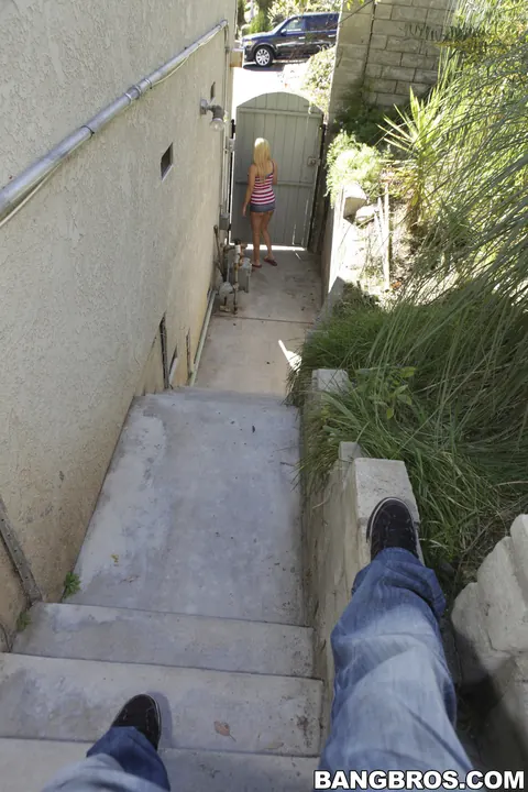 Mariah Madysinn: Busty Blonde MILF Outdoors Takes BBC and Swallows Cum in a Threesome – photo 2 of 21