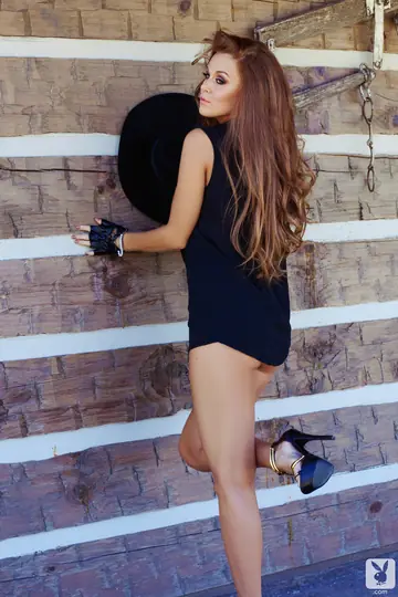 Tall Busty Redhead Strips and Spreads Outdoors