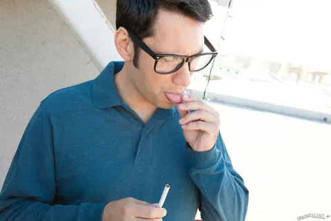 Short-Haired Brunette in Glasses Sucks and Fucks Outdoors – photo 3 of 17