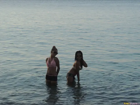 Asian Amateur Strips Nude on the Beach and at a Hotel – photo 20 of 21