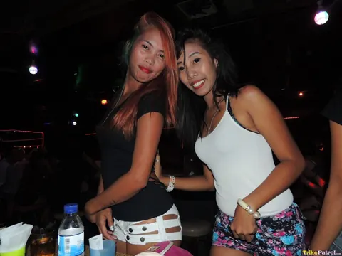 Asian Amateur Strips Nude on the Beach and at a Hotel – photo 10 of 21