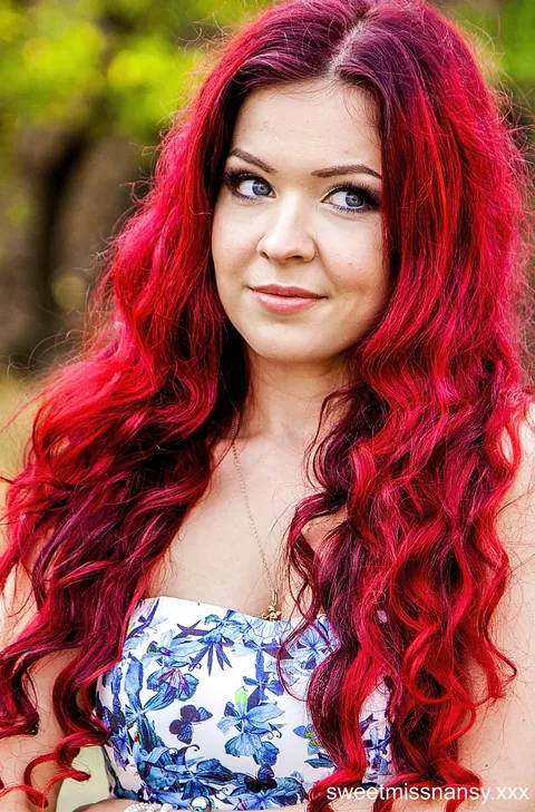 Redhead Poses in a Summer Dress and Heels Outdoors – photo 13 of 15