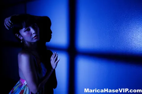 Marica Hase: Japanese MILF Poses Nude in Dim Light – photo 4 of 12