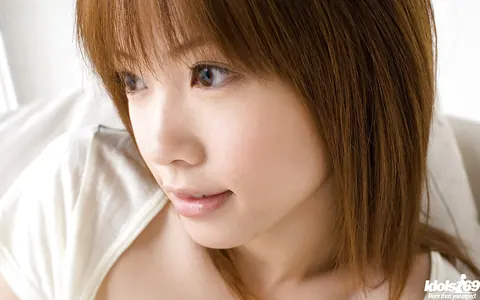 Reika Shiina: Japanese Redhead Undresses to Show Her Hairy Pussy – photo 5 of 15