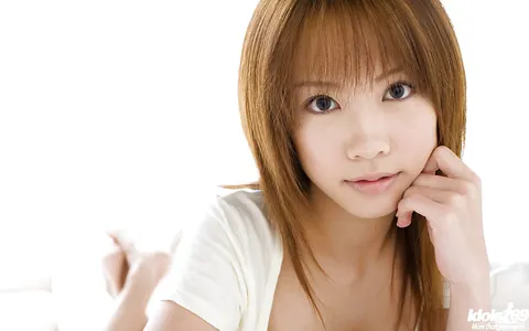 Reika Shiina: Japanese Redhead Undresses to Show Her Hairy Pussy – photo 2 of 15