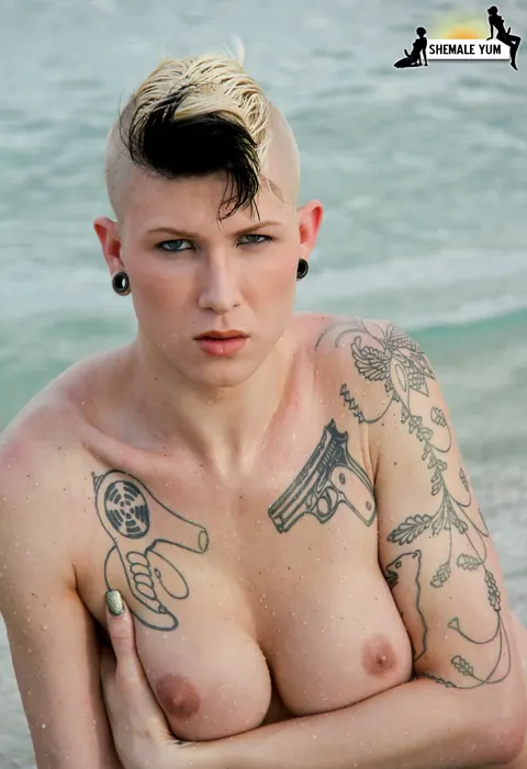 Trans Woman Peels Off Her Bikini and Poses Nude Outdoors – photo 8 of 16