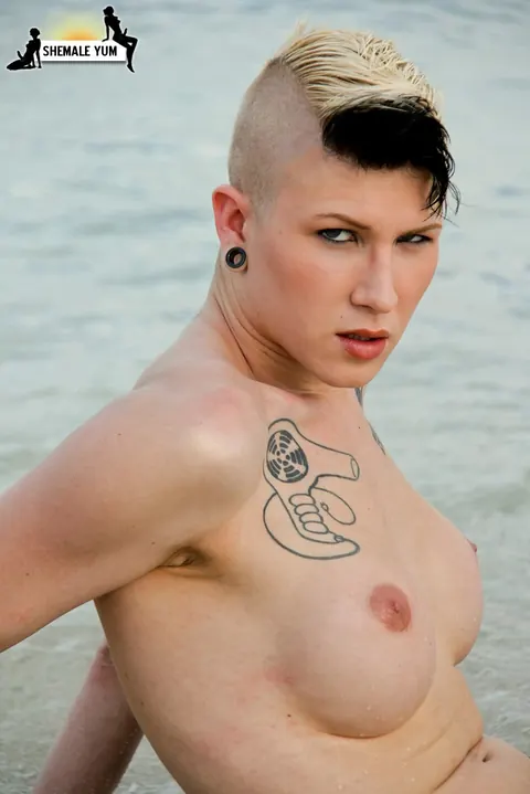 Trans Woman Peels Off Her Bikini and Poses Nude Outdoors – photo 6 of 16