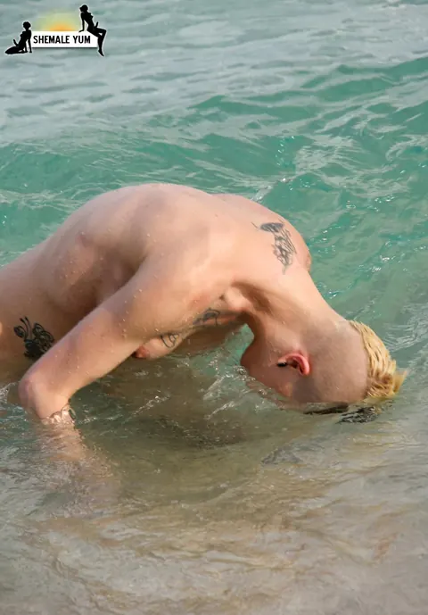 Trans Woman Peels Off Her Bikini and Poses Nude Outdoors – photo 14 of 16