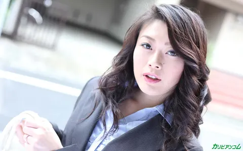 Kyoko Nakajima: Thick Japanese Brunette in a Skirt Takes a Creampie – photo 2 of 16