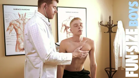 Older Man Kisses and Fucks Blond Twink – photo 7 of 20