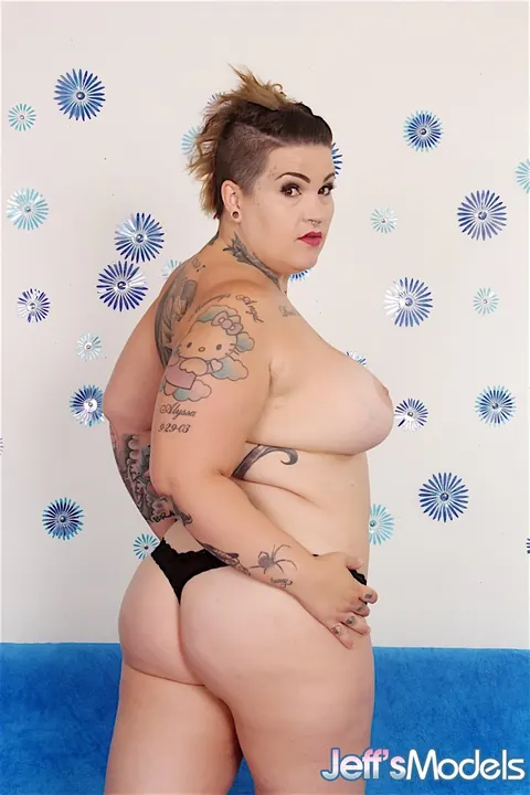 Nova Jade: Tattooed BBW Strips Out of Her Dress to Use a Dildo – photo 4 of 15