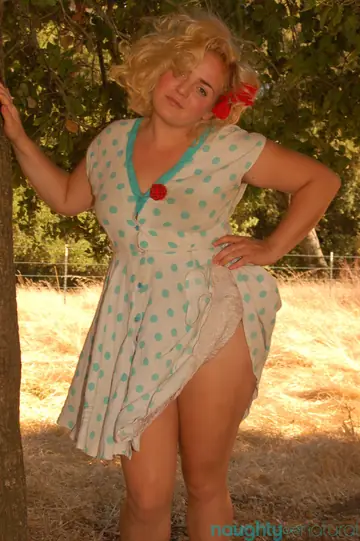 Blonde BBW Lifts Her Dress and Vibrates Hairy Pussy Outdoors