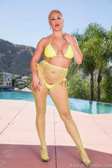 Tall Latina MILF Gives a Blowjob Outdoors in a Fishnet Bikini
