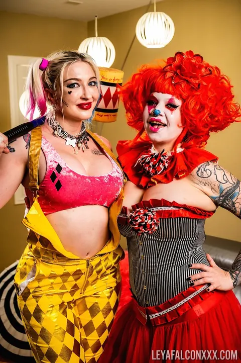 Leya Falcon: Tattooed Blondes Use Dildos and Lick Pussy in Halloween Lesbian Play – photo 12 of 21