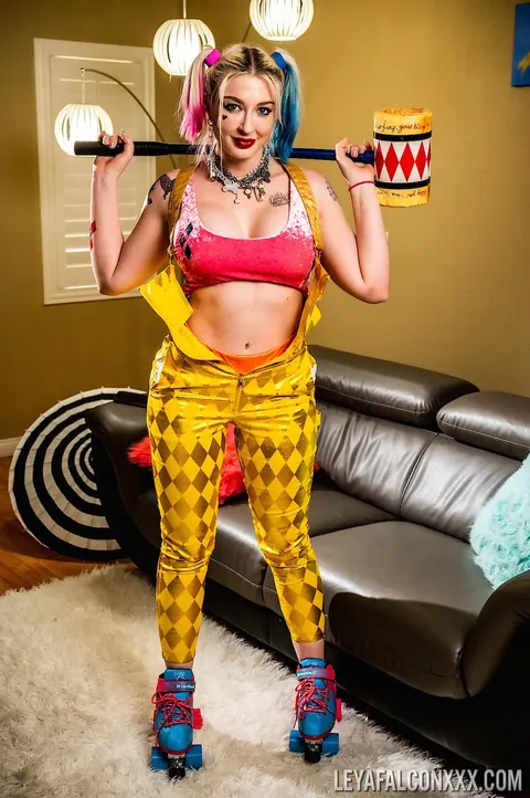 Leya Falcon: Tattooed Blondes Use Dildos and Lick Pussy in Halloween Lesbian Play – photo 1 of 21