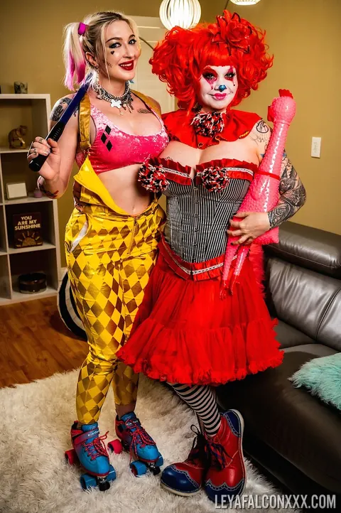 Leya Falcon: Tattooed Blondes Use Dildos and Lick Pussy in Halloween Lesbian Play – photo 10 of 21